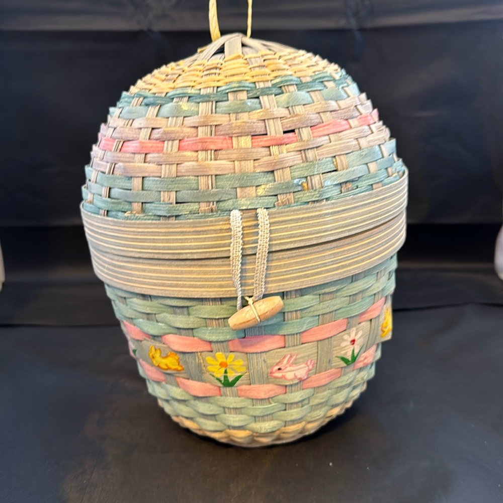 Wicker egg basket